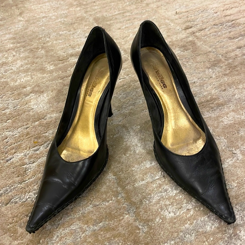 JUBILEE NEW YORK black pumps with thick stitch size 39 approx 3.5-3.75 in. Heel
